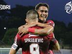 pemain-bali-united-melakukan-selebrasi-setelah-mencetak-gol-ke-gawang-arema-fc.jpg