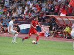 pemain-timnas-indonesia-u23-marc-klok-dalam-pertandingan-sepakbola-sea-games-2021.jpg