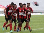 pencetak-gol-persipura-jayapura-ricardo-cawor-tengah-saat-pertandingan.jpg