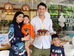 perangi-virus-corona-artis-titi-kamal-sampai-beli-baju-anti-virus-untuk-keluarganya.jpg