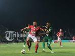 pertandingan-persebaya-vs-bali-united-di-bri-liga-1-persebaya-surabaya.jpg