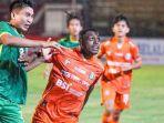 pertemuan-pertama-Persiraja-vs-Sriwijaya.jpg