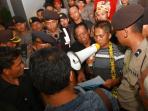 petani-sawit-demo-1_20151123_224702.jpg<pf>petani-sawit-demo-2_20151123_225027.jpg<pf>petani-sawit-demo-3_20151123_225032.jpg