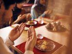 puasa-selalu-identik-dengan-makan-Takjil.jpg