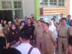 puluhan-pegawai-rsud-sanggau_20160524_131146.jpg