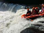 rafting-di-Riam-Parangek-Sanggau-Ledo-Bengkayang.jpg