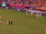 raheem-sterling-gagal-penalti.jpg