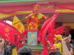 salah-satu-tatung-di-vihara-che-thian-thai-shin-j23ew.jpg
