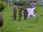 satpol-pp-melakukan-razia-layangan_20170801_203433.jpg