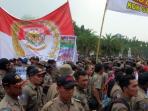 satpol-pp-unjuk-rasa_20151116_125536.jpg