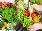 sayur-dan-buah-adalah-jenis-makanan-yang-banyak-mengandung.jpg