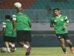 sedang-berlangsung-live-streaming-live-score-tira-persikabo-vs-borneo-fc-duel-ciro-vs-conti.jpg