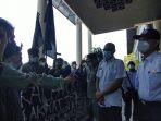 sejumlah-aktivis-dari-solidaritas-mahasiswa-dan-pemuda-pengemban-amanat-rakyat-2.jpg