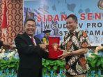 sekda-landak-vinsensius-menteri-esdm-ignasius-jonan-wisuda-stkip-pamane-talino.jpg