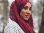 selain-merah-4-warna-hijab-ini-bikin-wajah-kusam-enggak-fresh.jpg