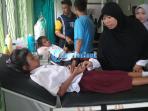 siswa-sd-keracunan-1_20160323_152039.jpg<pf>siswa-sd-keracunan-4_20160323_152431.jpg<pf>siswa-sd-keracunan-5_20160323_151947.jpg