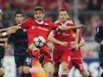 striker-bayern-munich-thomas-mueller-dan-bek-brasil-olympique-lyo.jpg