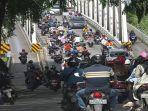 suasana-di-jembatan-kapuas-1-kota-pontianak-sabtu-17-april-2021.jpg