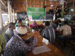 suasana-rembug-kampung-lpm-kelurahan-akcaya.jpg