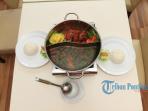 Sup Bebek dan Iga Bakar Kaya Rempah di Hotel Aston