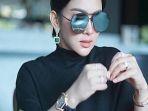 syahrini-ditegur-ustaz-kondang-gara-gara-pamer-cincin-reaksi-istri-reino-barack-jadi-sorotan.jpg