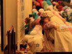 tarawih-gendong-anak3.jpg