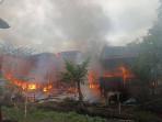 tekarang-rumahterbakar.jpg