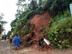 tercatat-9-unit-rumah-rusak-tertimpa-longsoran-tanah.jpg