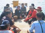 tim-gabungan-pln-dan-lantamal-xii-pontianak-sedang-melakukan-briefing.jpg