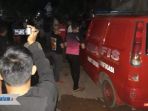 tim-inafis-di-lokasi-kejadian-polwan-ditemukan-tewas-tergantung-di-perumahan-cipta-puri-sagulung_20180726_090635.jpg