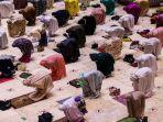 umat-islam-melaksanakan-shalat-tarawih-berjamaah-di-masjid-istiqlal-jakarta-pusat.jpg