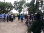 unjuk-rasa-di-depan-kantor-pt-poneksim-utama_20180319_103206.jpg