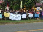 unjuk-rasa-warga.jpg