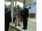 uskup-agung-pontianak-mgr-agustinus-agus-bersama-menteri-esdm-ignasius-jonan.jpg