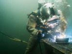 viral-gaji-pekerja-bawah-laut-capai-rp-771-juta-teknisi-yang-perbaiki-gangguan-jaringan-telkom.jpg