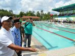 wali-kota-pontianak-sutarmidji-meninjau-kolam-renang-ampera_20161129_164840.jpg