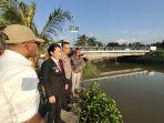 wali-kota-singkawang-tjhai-chui-mie-cek-kondisi-bantaran-sungai-singkawang.jpg