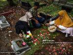 ziarah-kubur-2022-bacaan-niat-dan-doa-arwah-lengkap-tahlil.jpg