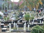 ziarah-kubur-di-danau-sentarum-1.jpg