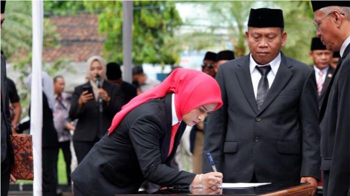 3Hj. Citra Pitriyami melakukan rotasi dan mutasi terhadap 18 pe