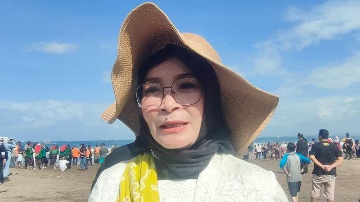 Ade Ruminah Berpendapat Begini Soal Seragam Dinas Dewan Pangandaran yang Nilainya Ratusan Juta