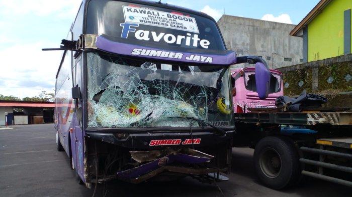 Kronologi Versi Sopir soal Kecelakaan Maut di Ciamis Antara Bus dan Motor Tewaskan 3 Orang