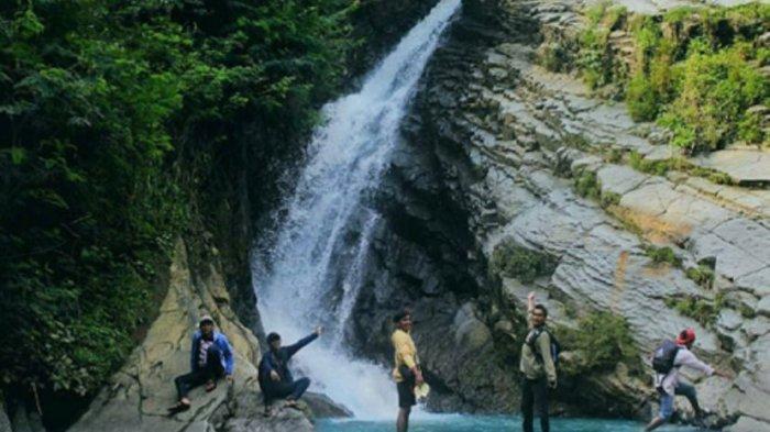 CUTUG WISATA CIAMIS - Tujuh Cibolang. Ilustrasi curug. (Foto: Curug Kuya, Curug Yang Tersembunyi di Bandung Barat)