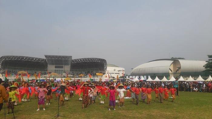 Ribuan Siswa Kota Bandung Meriahkan Festival Bandung Ulin di GOR Arcamanik