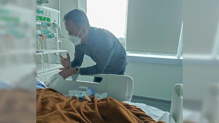 Iwan Bule Jenguk Umuh Muchtar di RS Mayapada Setelah Nonton Laga Persib Bandung vs Persikabo