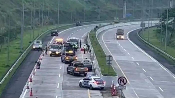 KECELAKAAN MAUT - Kecelakaan maut terjadi di ruas jalan Tol Cisumdawu, Kabupaten Sumedang, Kamis  ( 7/5/2026) pagi. Musibah kecelakaan yang terjadi di kawasan Sinramulya, Kecamatan Sumedang Utara ini, satu orang dilaporkan hilang nyawa. (fOTO:  Facebook Cahyani