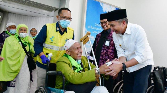 Kloter 1 Jemaah Haji Asal Subang Tiba di Kertajati Majalengka, Disambut Pj Gubernur Jabar