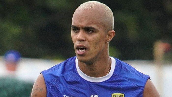 WILIAM MARCILIO - Pemain Persib Bandung, Wiliam Marcilio saat latihan di lapangan pendamping Stadion Gelora Bandung Lautan Api (GBLA), Kota Bandung, Jawa Barat, Senin (30/6/2025) pagi.
