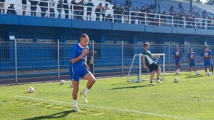 Jelang Lawan Bali United Besok, Bek Persib Bandung Optimis Bisa Raih Poin Terbaik