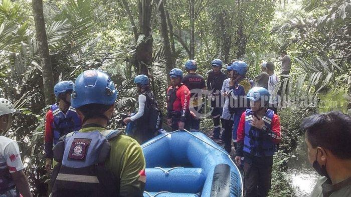 Pencarian Korban Terseret Sungai Cisaruni Masih Nihil
